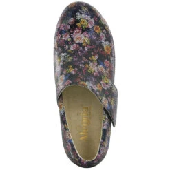 Qin In Garland Print -Dansko Shoe Store 689 3 f4a4c236 83e2 4dfb 8c0f 93dfda392de7