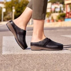 Pikolinos Granada W0W-3590C1 Clog Black (Women's) -Dansko Shoe Store 92 gran w0w 3590c1 pk black big