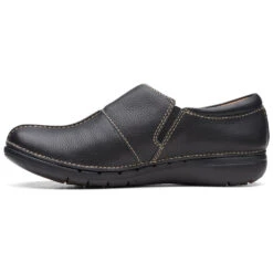 Clarks Un Loop Ave Slip-On Black Leather (Women's) -Dansko Shoe Store Blk 5 116b425c dd22 47de 92e2 e12ae6200395