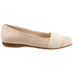 Trotters Samantha Nude Micro (Women's) -Dansko Shoe Store nude 3 261286e0 b420 4de1 9ee8 66b06610408d