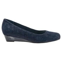 Trotters Lauren Navy 3D Patent Suede (Women's) -Dansko Shoe Store pic3 8f5c42e8 afab 4df7 a0d2 300988125cd1