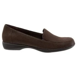 Trotters Jenn Mini Dots Dark Brown Patent Suede Leather (Women's) 8 Trotters Jenn Mini Dots Dark Brown Patent Suede Leather (Women's) -Dansko Shoe Store pic4 4a739bad 7e2a 4ee3 ba03 a4c4bf45f389