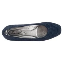 Trotters Lauren Navy 3D Patent Suede (Women's) -Dansko Shoe Store pic5 14c81d27 6f17 4e26 9470 f76f4d068794