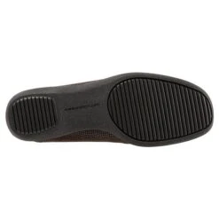 Trotters Jenn Mini Dots Dark Brown Patent Suede Leather (Women's) 11 Trotters Jenn Mini Dots Dark Brown Patent Suede Leather (Women's) -Dansko Shoe Store pic6 8284a460 ef0e 4b56 b17a 7f7aee9127a3